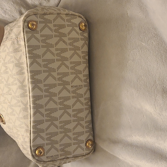 Authentic Michael Kors Leather Logo Hobo Bag 🎒 - Picture 5 of 12